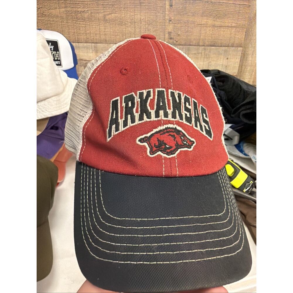 ARKANSAS RAZORBACK HAT/CAP captivating
